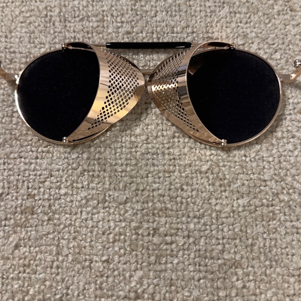 UNISEX Stylish Gold Sunglasses - Picture 4 of 15